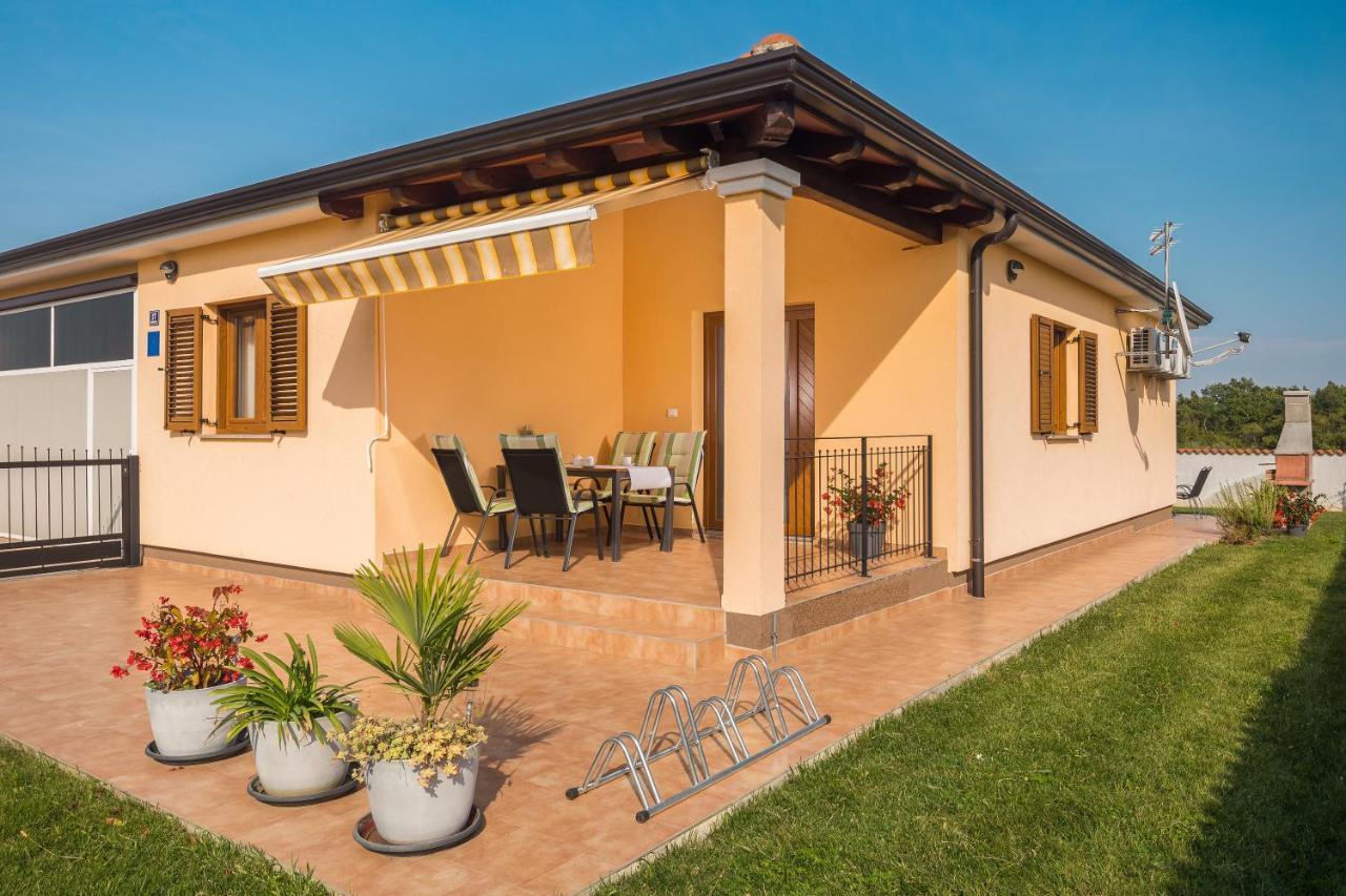 Villa Gracia Sveti Lovrec Pazenaticki Exterior foto
